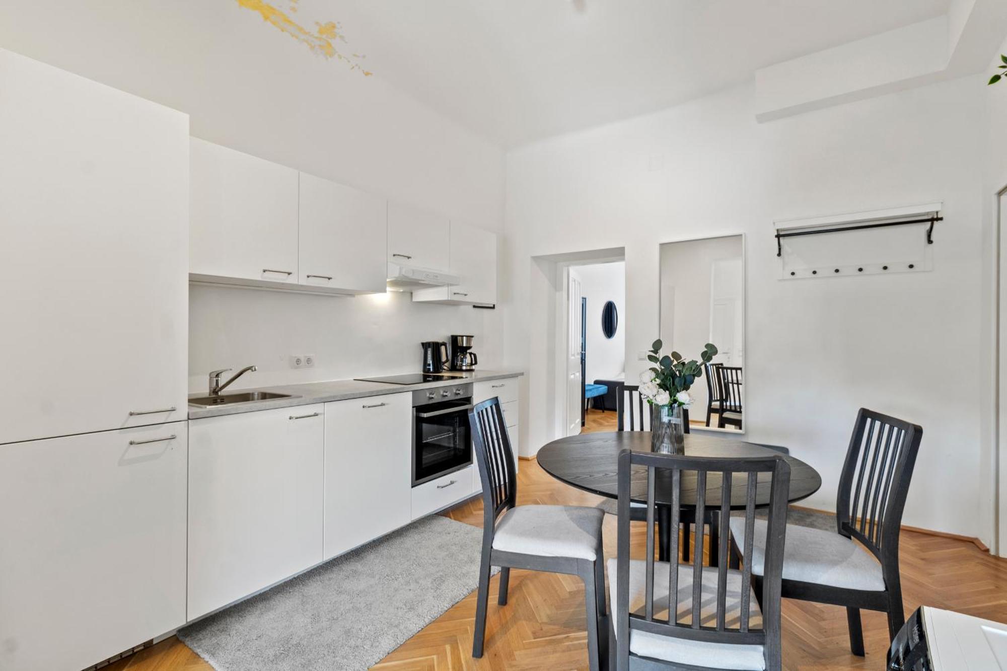Balcony Apartment, 4 Min To U3 Zipperer Strasse Vídeň Exteriér fotografie